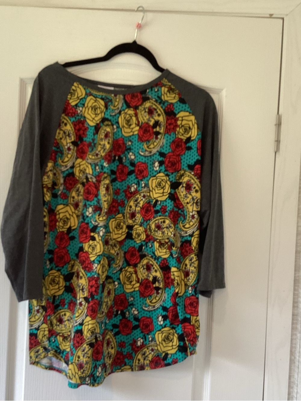 LuLaRoe Gray-Sleeve Floral Paisley Baseball Tee with Teal, Yellow & Red 2XL EUC